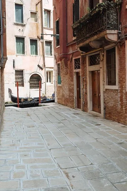 Ca Del Gambero Canal View 威尼斯 公寓